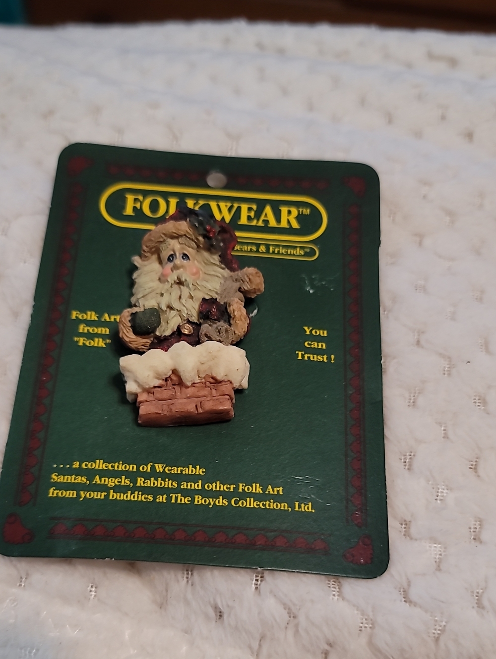 BOYDS BEAR PIN, SANTA WITH TREE, BY BOYDS BEAR & FRIENDS FOLKWEAR COLLECTION